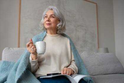 Cómo algunos cerebros conservan su agilidad mental al envejecer, según un estudio