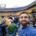 Es español, vive en Barcelona, y en 2022 cumplió el sueño de conocer Argentina