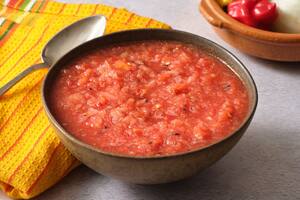 Cómo aplacar la acidez en la salsa de tomate
