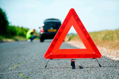 Cómo arrancar un auto que no tiene batería