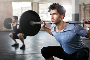 ¿Cómo aumentar la masa muscular, con más repeticiones o más carga?
