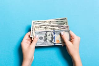 ¿Cómo cobrar en dólares sin tener que pesificar?