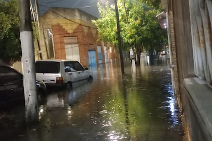 Como consecuencia de la tormenta, se registraron calles inundadas