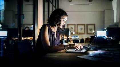 Como contrapeso de las tareas en las que podrá reemplazar el trabajo humano, la inteligencia artificial abre un campo enorme en lo laboral para quienes sepan aprovecharlo