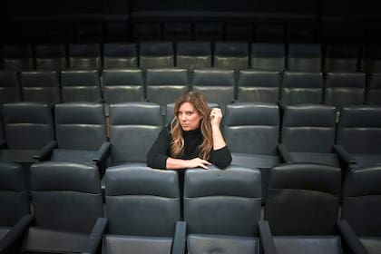 "Como directora me interesaba contar ese mundo y pensar si se puede mantener un vínculo sexoafectivo con alguien que se encuentra en tus antípodas de pensamiento", dice sobre A cielo abierto, su más reciente estreno
