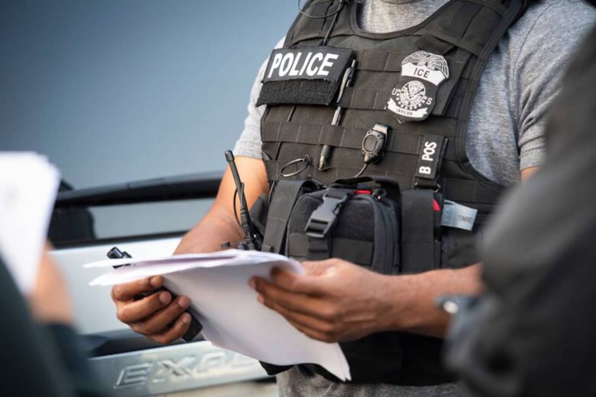 Cómo el ICE y la CBP envían muestras de ADN a la base CODIS del FBI