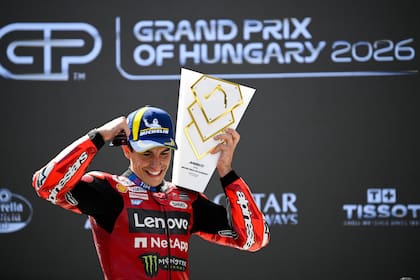 Como en el pasado, Marc Márquez se reinventa después de pasar por el quirófano y, a pesar de las dolencias, se regala una victoria