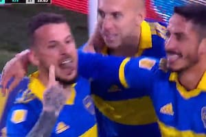 Como en Madrid, Darío Benedetto saca la lengua en el festejo del gol a River
