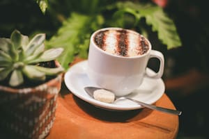 Cómo endulzar el café sin azúcar ni edulcorante