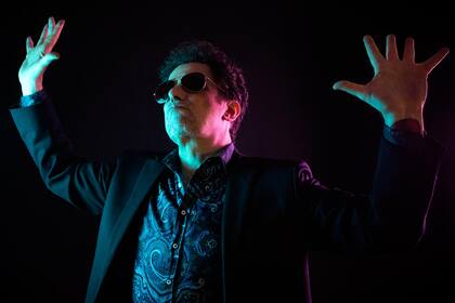 Cómo es el álbum que El Salmón grabó bajo las reglas no escritas de la "vieja escuela": en cuatro días en un estudio de Los Ángeles, con tomas directas y sin correcciones