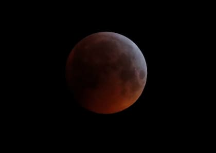 Cómo es el impacto del eclipse de Luna llena en Piscis