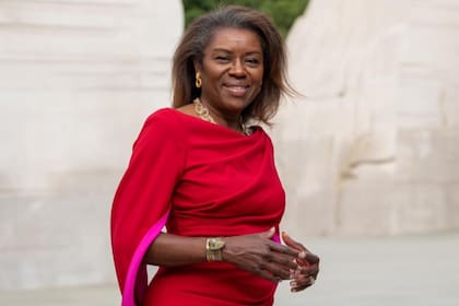 Cómo es la historia de Winsome Earle- Sears, la republicana migrante que se enlistó en la Marina y hoy aspira a lograr un hito en la historia de Virginia