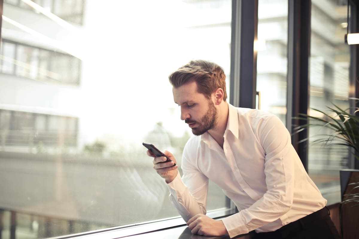 Cómo es la personalidad de las personas que responden muy rápido el WhatsApp, según la psicología