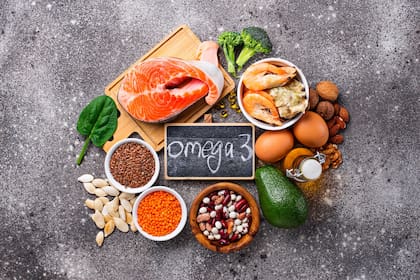 Como es liposoluble, el Omega-3 se absorbe mejor cuando se ingiere junto con comidas que contengan grasas saludables