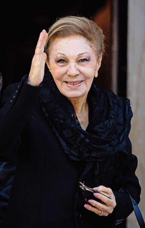 Como esposa del último Sha de Irán, Farah Diba Pahlaví llegó a ser Emperatriz de ese país, pero la revolución islámica de 1979 la obligó a huir del país con su familia y desde entonces vivió un exilio de 46 años