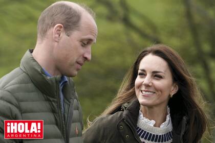 “Como familia, ahora necesitamos algo de tiempo, espacio y privacidad mientras completo mi tratamiento”, aseguró Kate con enorme entereza.