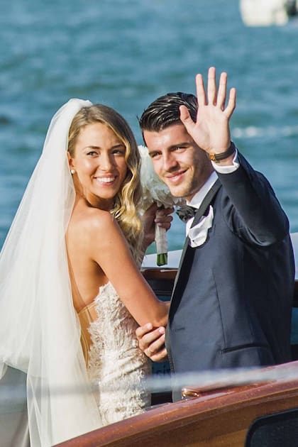 Como flamantes marido y mujer, dejan la Iglesia del Redentor en Venecia, el 17 de junio de 2017.