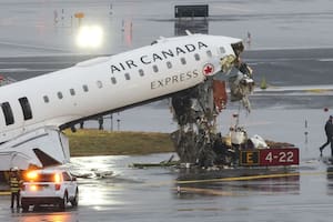 Cómo fue el accidente aéreo en la aeropuerto de La Guardia en Nueva York.