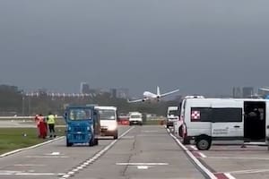 Cómo fue la maniobra con la que el piloto evitó aterrizar en el Aeroparque en medio de fuertes ráfagas de viento