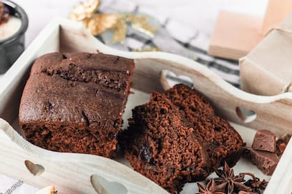 Cómo hacer el budín exprés de cacao en cuatro minutos