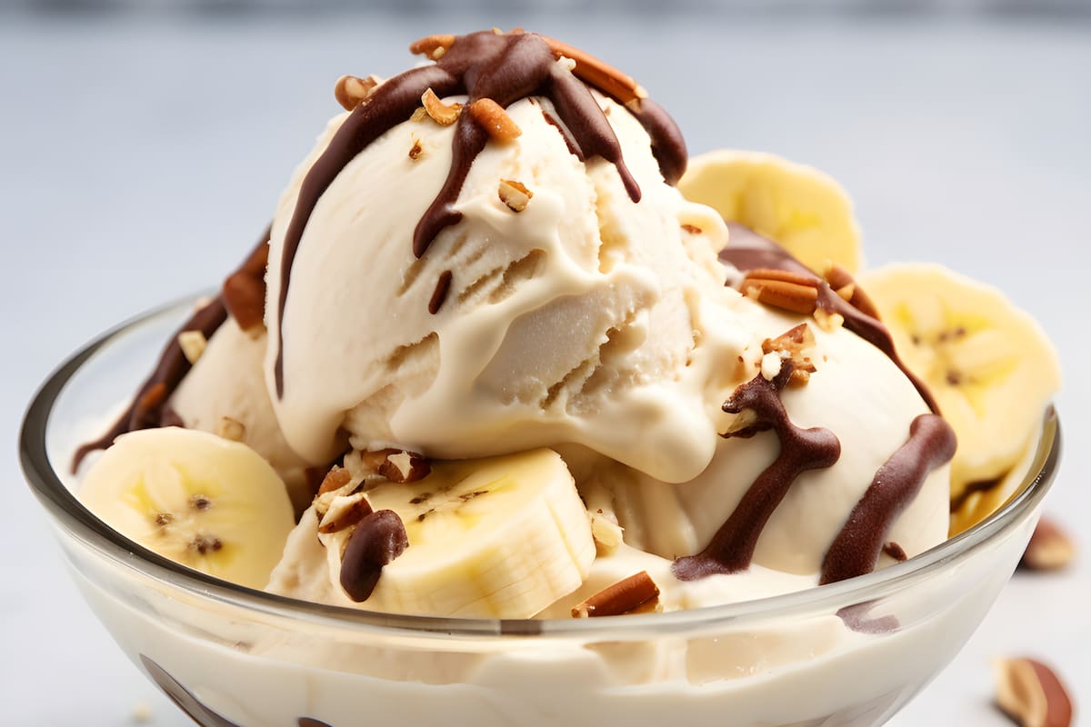 Cómo hacer el helado de banana split con dos ingredientes
