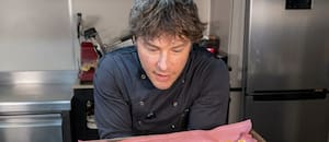 Jordi Cruz, chef: "Esta pizza se hace solo con pechuga de pollo, tomate y queso"