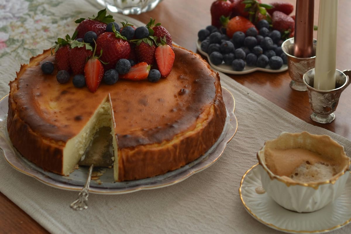 Cómo hacer la tarta vasca sin harina y en menos de una hora