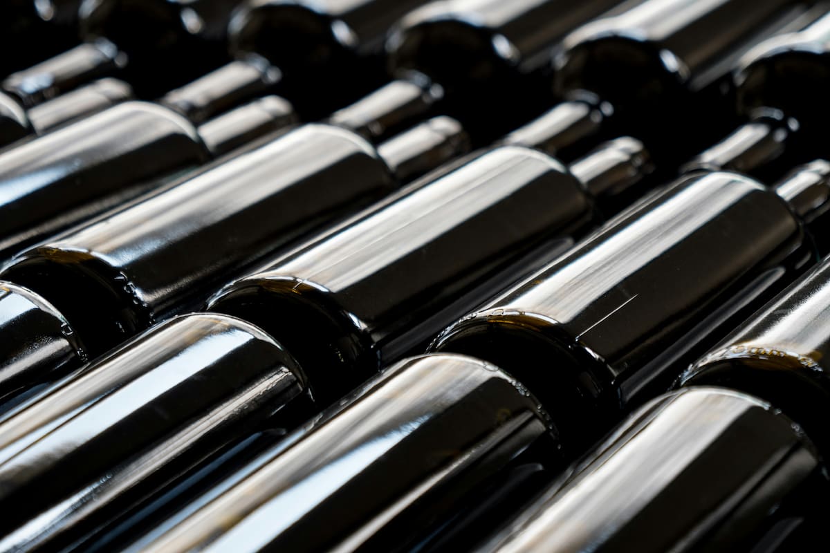 Cómo hacer lámparas decorativas con botellas de vino vacías