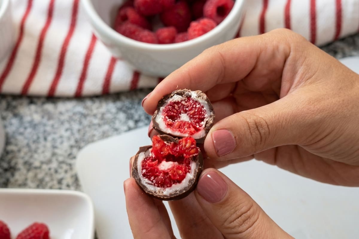 Cómo hacer las frambuesas con chocolate en casa