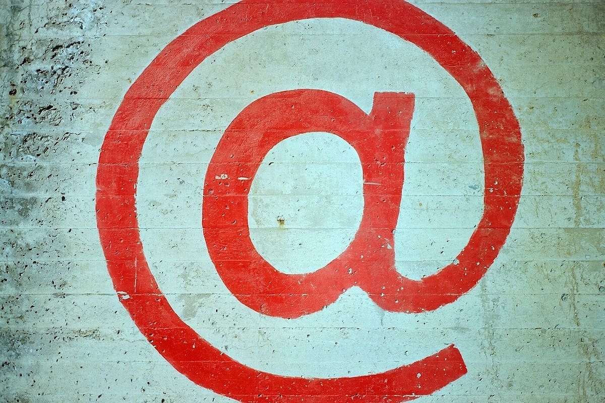 Cómo hacer un arroba, el símbolo que nació en el siglo XVI