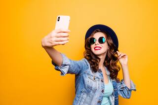 Los pasos para hacer una foto Polaroid con tu artista favorito usando la IA Gemini