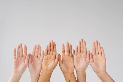 ¿Cómo interpretar los sueños con manos?