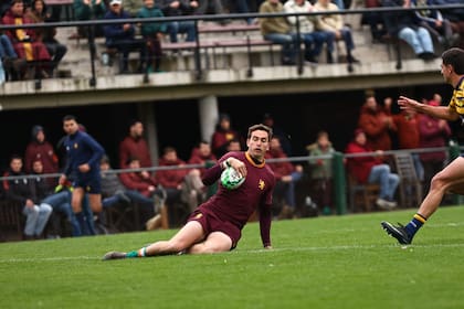 Como Juan Bautista Daireaux en el in-goal, Newman está solo y cómodo en las alturas de la la etapa regular, en la que terminará primero; es tal su superioridad que su campaña es récord en puntos y éxitos consecutivos y estableció una ventaja abismal sobre los escoltas.