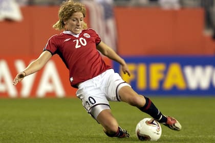 Como jugadora, era mediocampista de la selección de Noruega