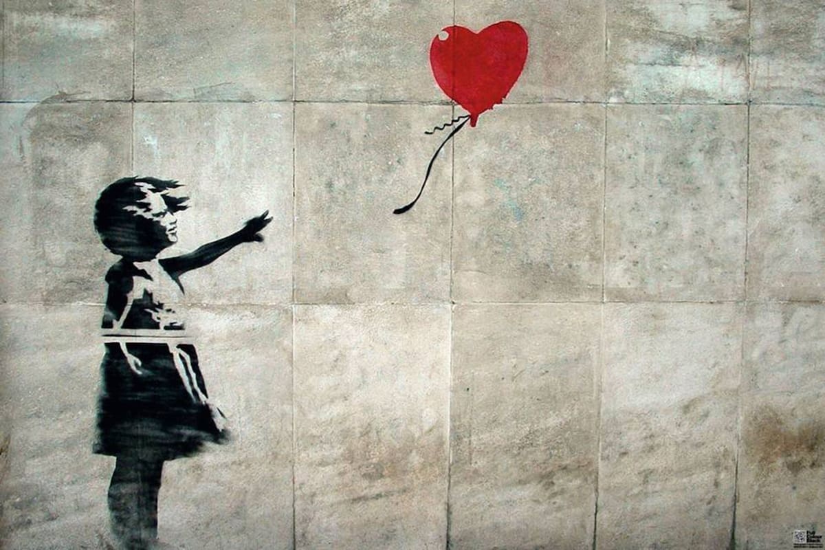 Como la niña del mural de Banksy, los argentinos sienten que el futuro se les escapa