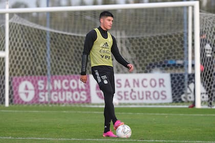 Como Lautaro Martínez no está al 100% desde lo físico, Joaquín Correa tendrá su chance como centrodelantero en Paraguay