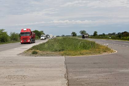 La ruta provincial 6 atraviesa 12 localidades y une los puertos de Zárate, Campana y La Plata