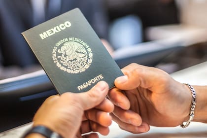Cómo obtener el pasaporte mexicano para menores de edad en California