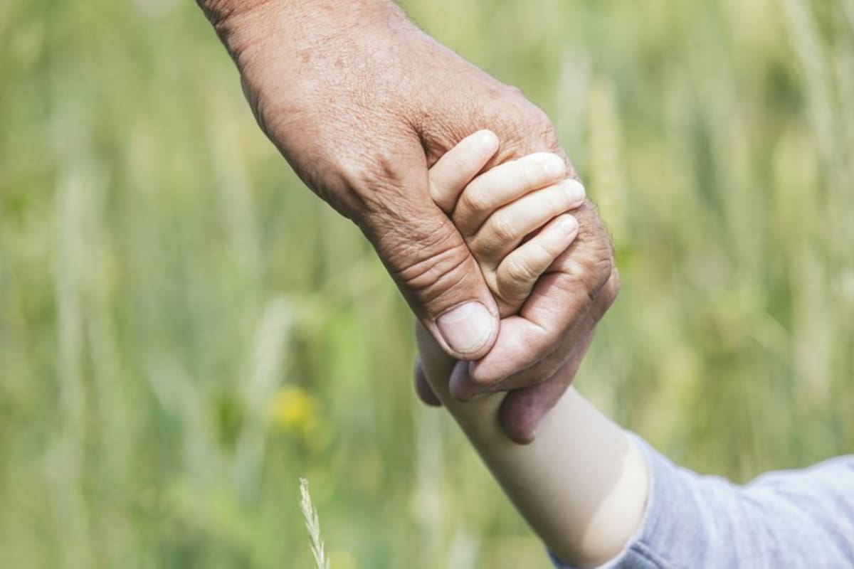 Como padres y educadores debemos ser pacientes y explorar por qué un niño está teniendo determinado comportamiento y ofrecerle apoyo.