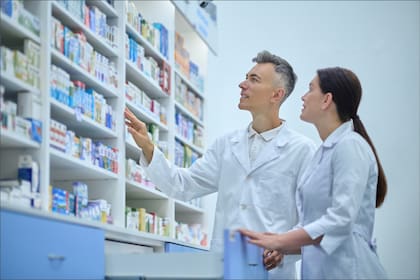 Como parte de la medida, un total de 434 farmacias en casi todos los condados del estado fueron seleccionadas para recibir una asignación directa de 56.892 dólares cada una