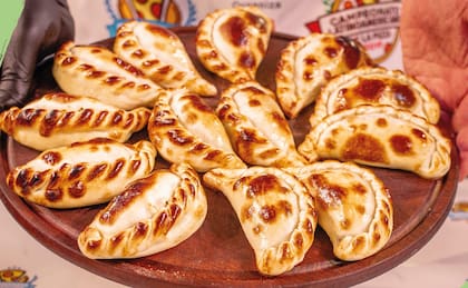 Como parte del evento, se desarrolló un mapa interactivo con miles de pizzerías y casas de empanadas para pedir delivery y retirar en comercios con importantes descuentos