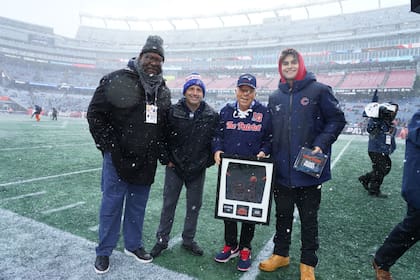 Como presidente de la Fundación New England Patriots, hoy Josh supervisa decenas de millones de dólares en apoyo de la educación, la salud, la justicia social, la diversidad y el desarrollo de la juventud