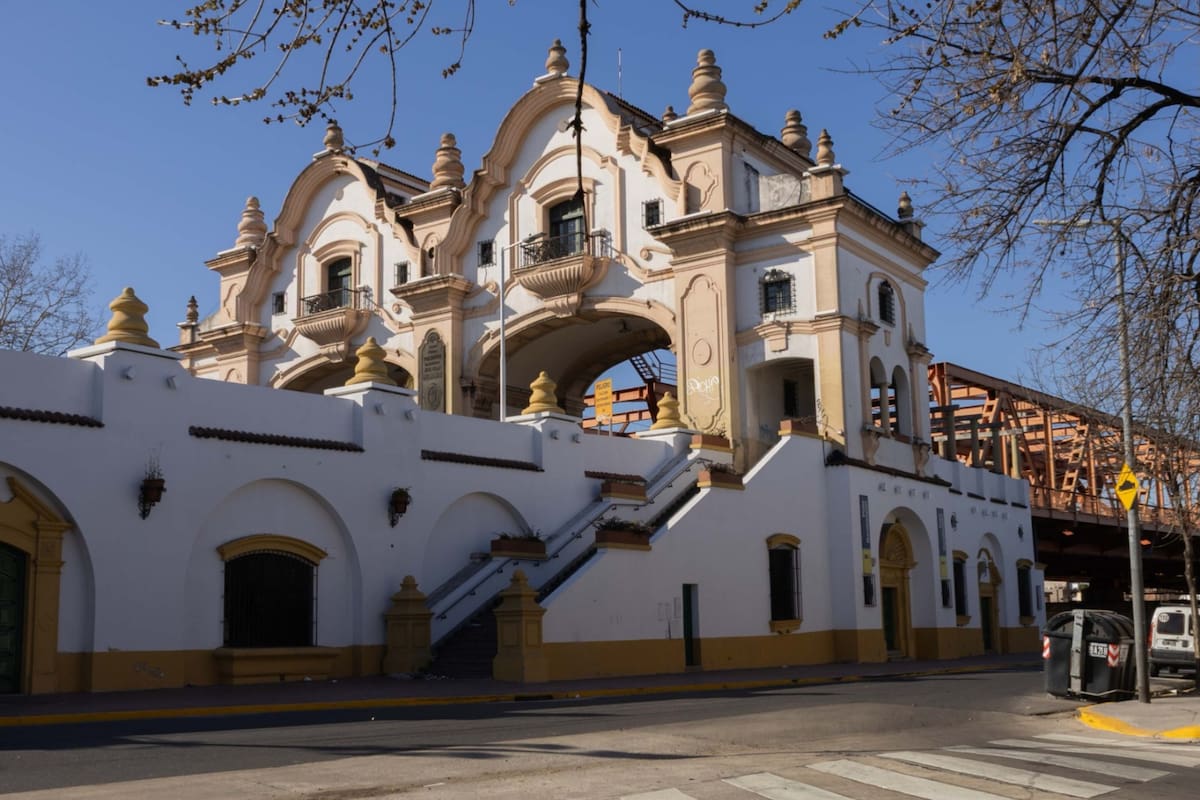 Cómo quedó la fachada y adyacencia del Puente Alsina