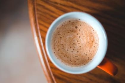 Cómo quitar las marcas de agua en muebles de madera (Foto: Pexels)