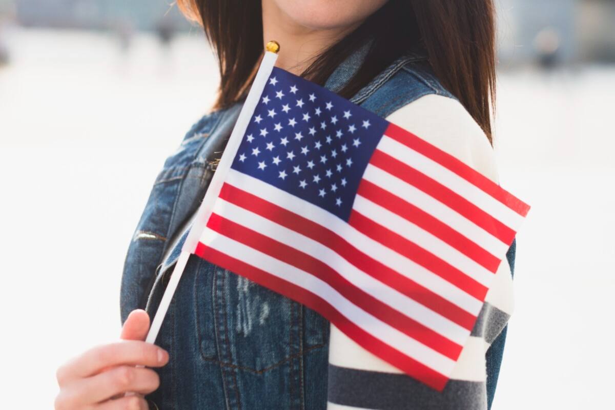 Como residente permanente legal, se puede ser elegible para convertirse en un ciudadano estadounidense a través de la naturalización