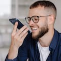 El truco para verificar si un audio de WhatsApp fue generado por IA antes de reenviarlo