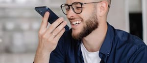 El truco para verificar si un audio de WhatsApp fue generado por IA antes de reenviarlo