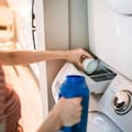 Cómo sacar el olor a humedad de la ropa aunque la hayas lavado tres veces