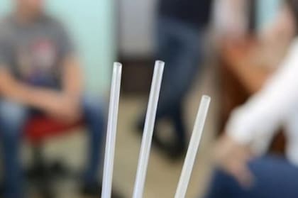 La tendencia mundial es envases biodegradables.