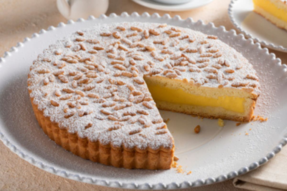 Cómo se hace la torta della nonna, el manjar italiano de un siglo